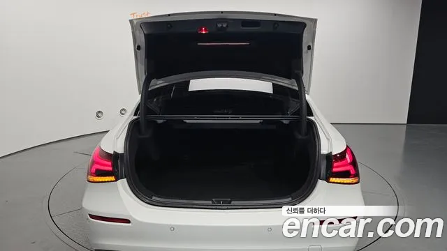 Mercedes-Benz A-Class 2020 thumb 8