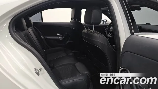 Mercedes-Benz A-Class 2020 thumb 10
