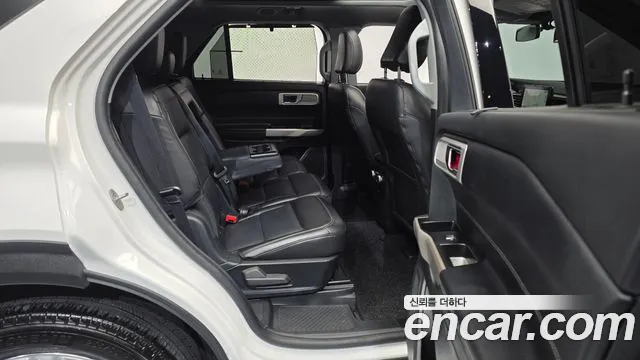 Ford Explorer 2022 thumb 6