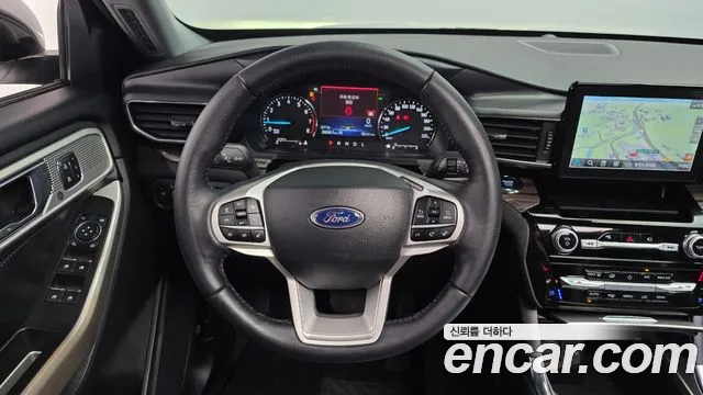 Ford Explorer 2022 thumb 3