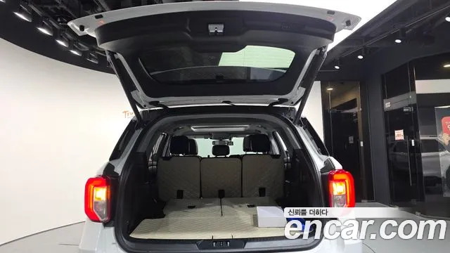 Ford Explorer 2022 thumb 7