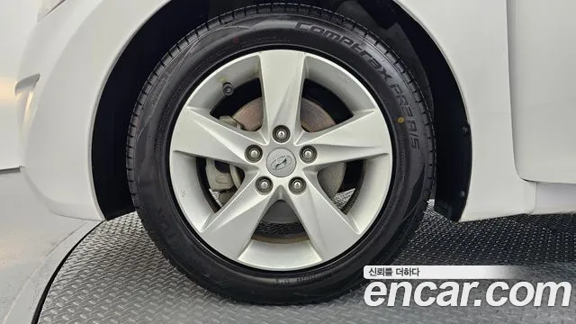 Hyundai Avante 2013 thumb 10