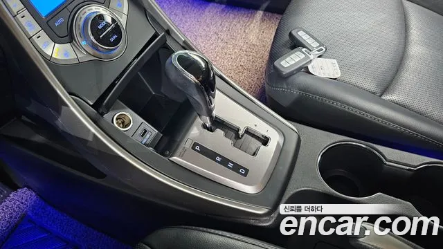 Hyundai Avante 2013 thumb 3