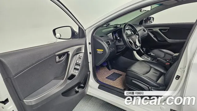 Hyundai Avante 2013 thumb 5