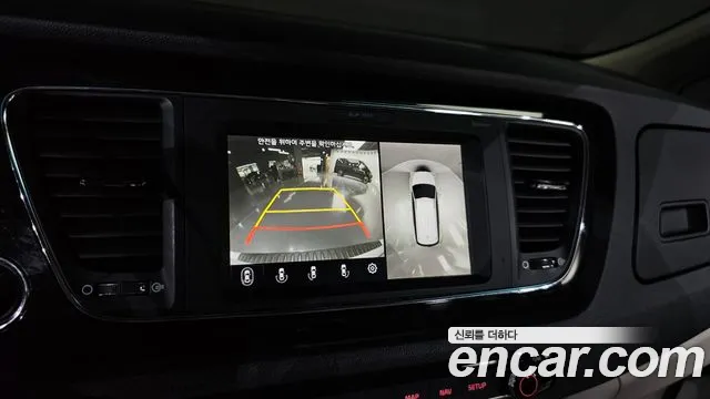 Kia Carnival 2018 thumb 8
