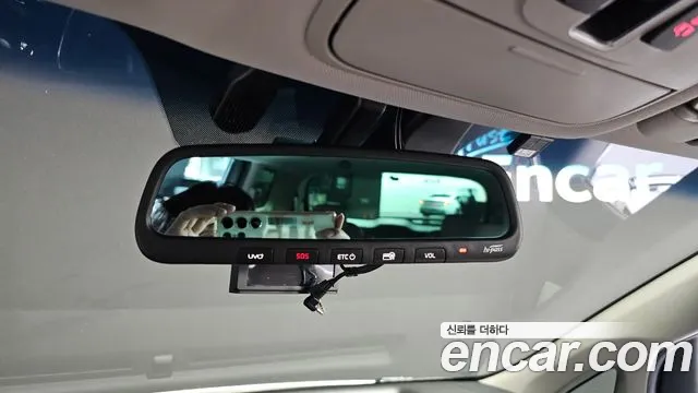 Kia Carnival 2018 thumb 11
