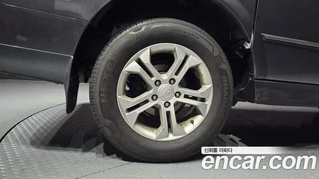 KGM Korando 2013 thumb 8
