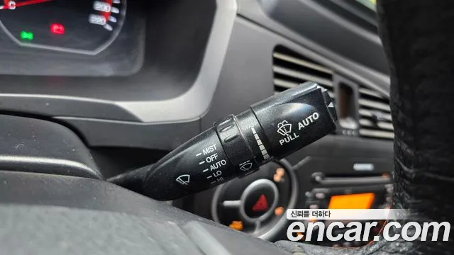 KGM Korando 2013 thumb 7