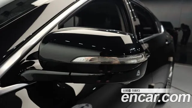 Genesis G80 2017 thumb 9