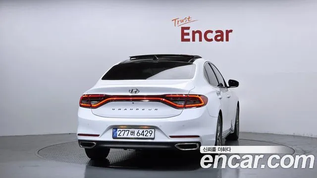 Hyundai Grandeur 2017 thumb 12