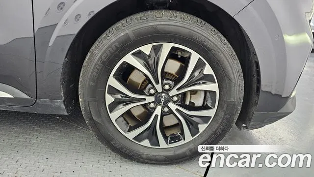 Kia Carnival 2022 thumb 6