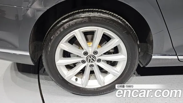 Volkswagen Passat GT 2021 thumb 10