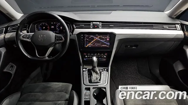 Volkswagen Passat GT 2021 thumb 4