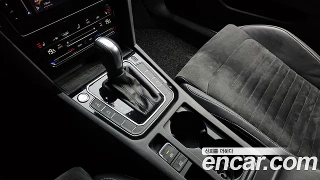 Volkswagen Passat GT 2021 thumb 2