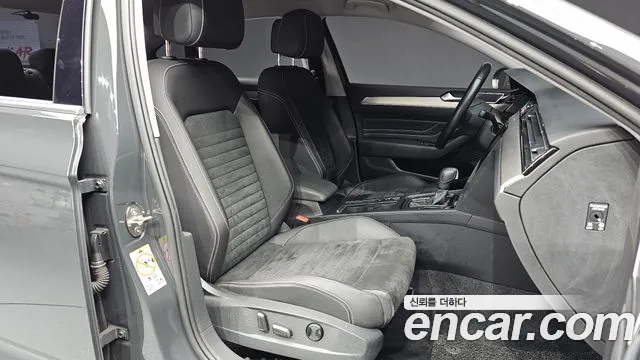 Volkswagen Passat GT 2021 thumb 12