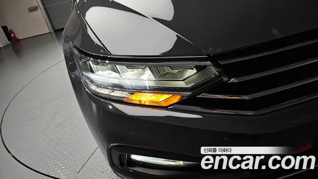 Volkswagen Passat GT 2021 thumb 11