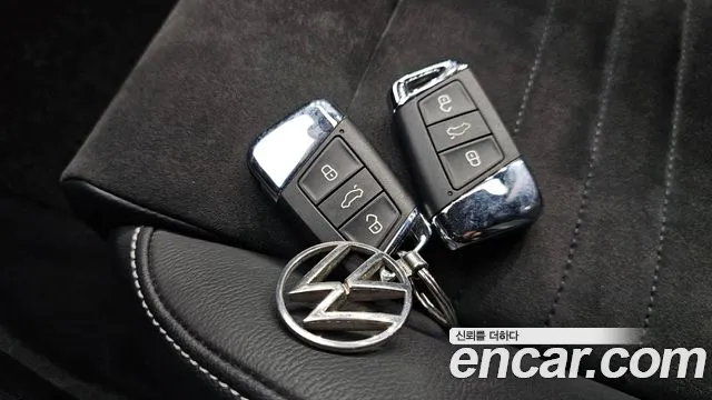 Volkswagen Passat GT 2021 thumb 9