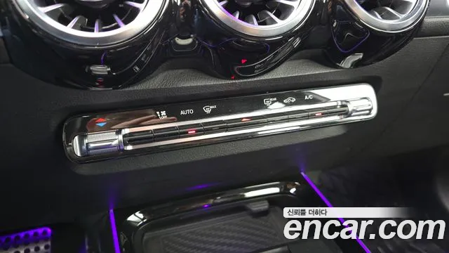 Mercedes-Benz GLB 2021 thumb 6
