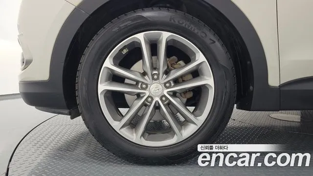 Hyundai Santafe 2016 thumb 9