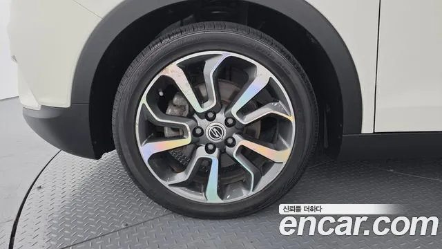KGM Tivoli 2015 thumb 9