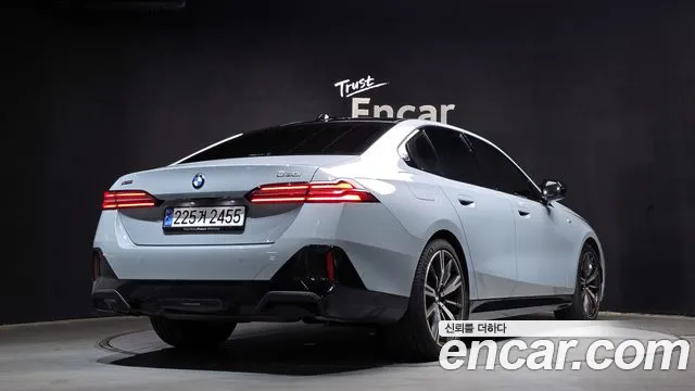 BMW 5 серии 2024 thumb 9