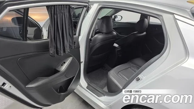 Kia K5 2010 thumb 11