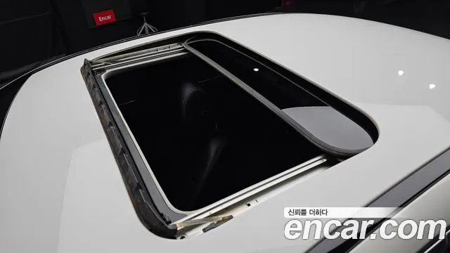 Mercedes-Benz C-Class 2017 thumb 11