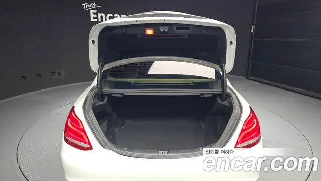 Mercedes-Benz C-Class 2017 thumb 7
