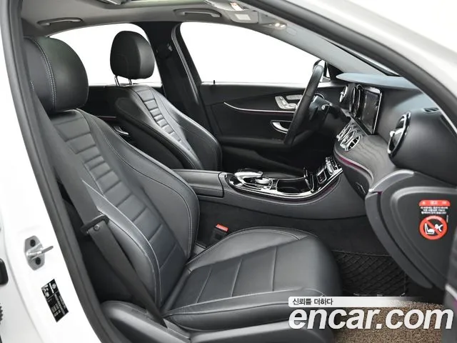 Mercedes-Benz E-Class 2018 thumb 11