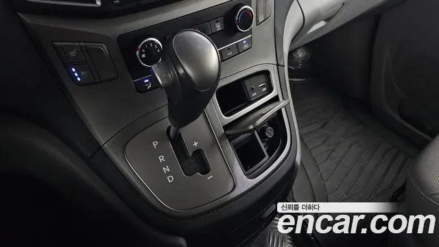 Hyundai Staria 2018 thumb 10