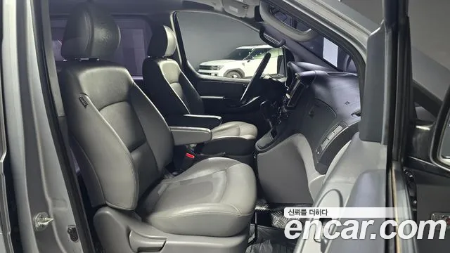Hyundai Staria 2016 thumb 3