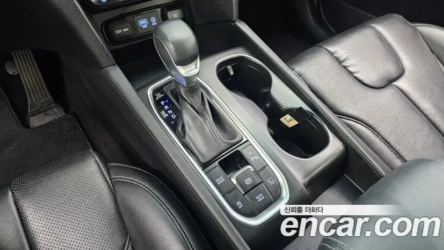 Hyundai Santa Fe 2018 thumb 9