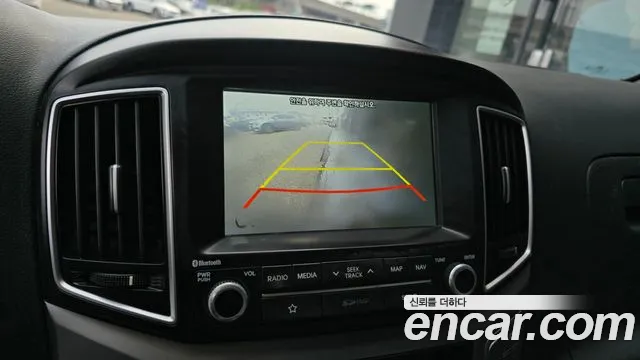 Hyundai Staria 2019 thumb 3