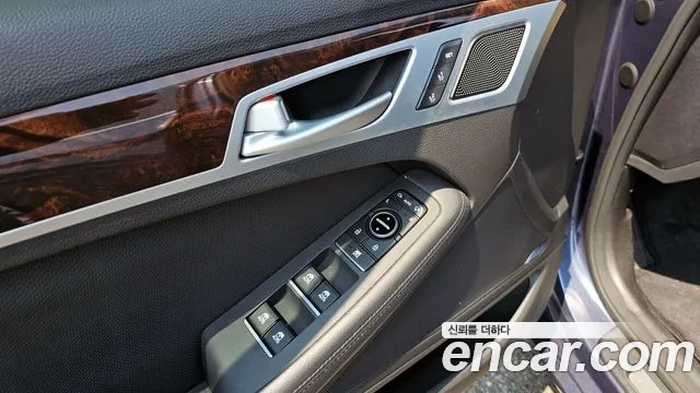 Hyundai Genesis 2015 thumb 8