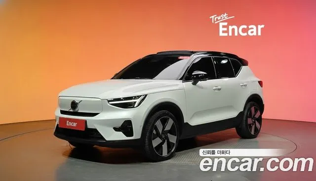Volvo XC40 Recharge 2024 thumb 12