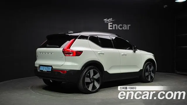 Volvo XC40 Recharge 2024 thumb 9