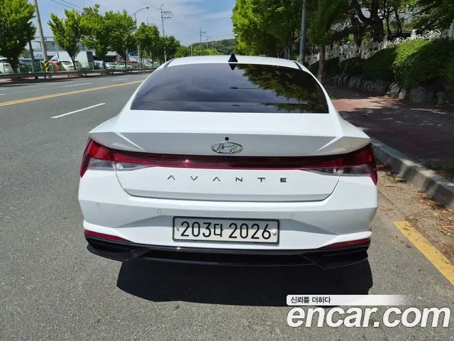 Hyundai Elantra 2023 thumb 2