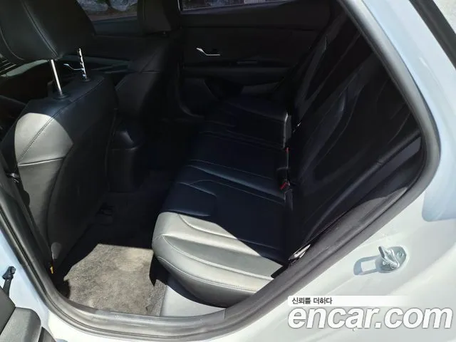 Hyundai Elantra 2023 thumb 7