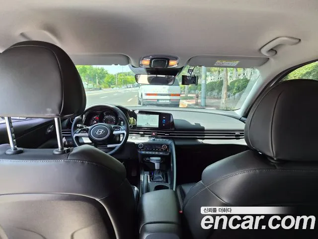 Hyundai Elantra 2023 thumb 9