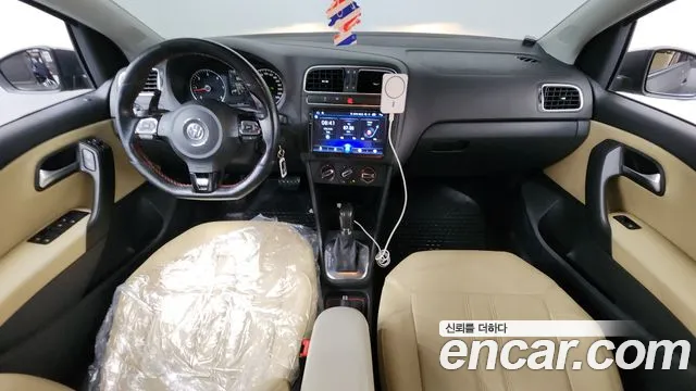 Volkswagen Polo 2014 thumb 11
