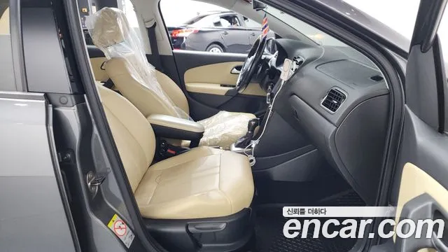 Volkswagen Polo 2014 thumb 3