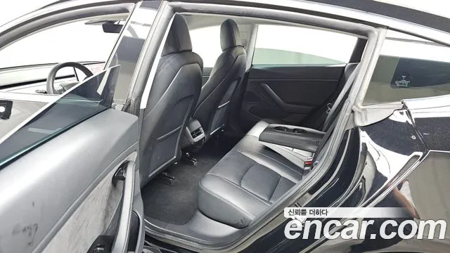 Tesla Model 3 2020 thumb 6