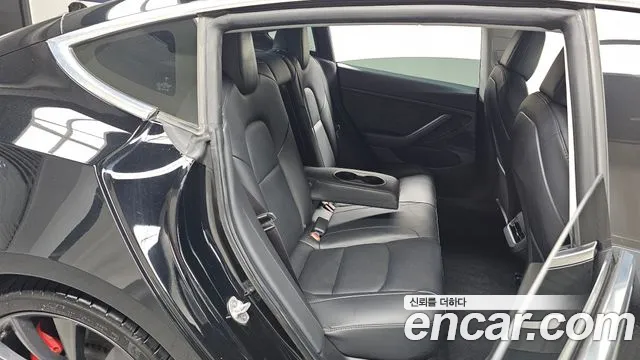 Tesla Model 3 2020 thumb 3