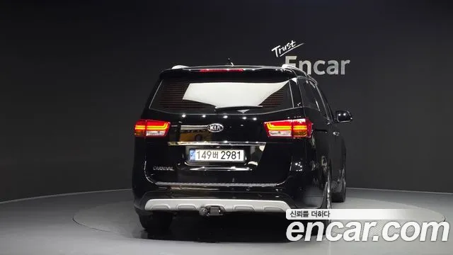 Kia Carnival 2017 thumb 9