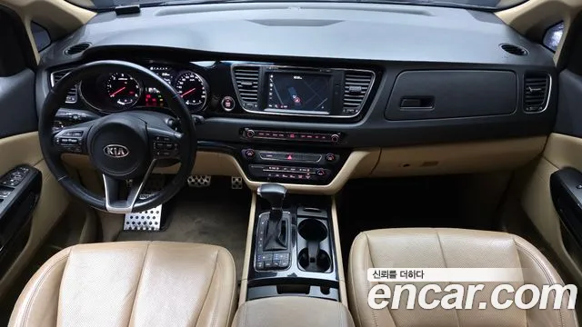 Kia Carnival 2017 thumb 4