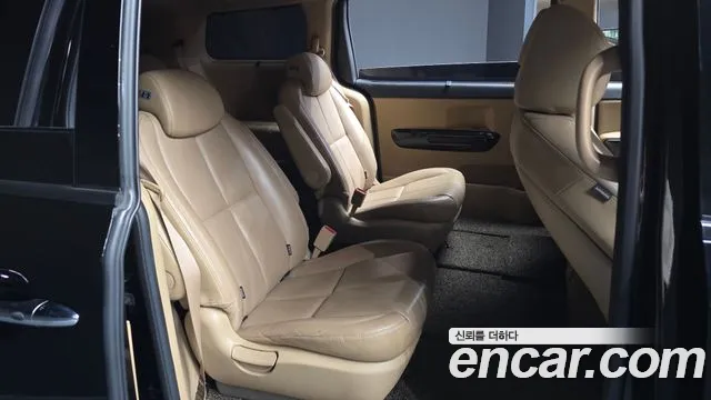 Kia Carnival 2017 thumb 8