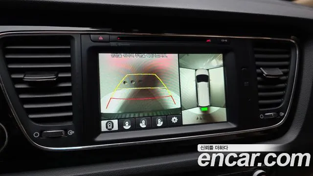 Kia Carnival 2017 thumb 11