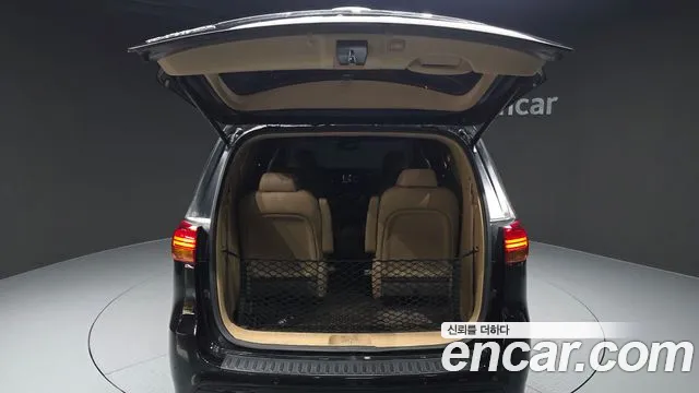 Kia Carnival 2017 thumb 5
