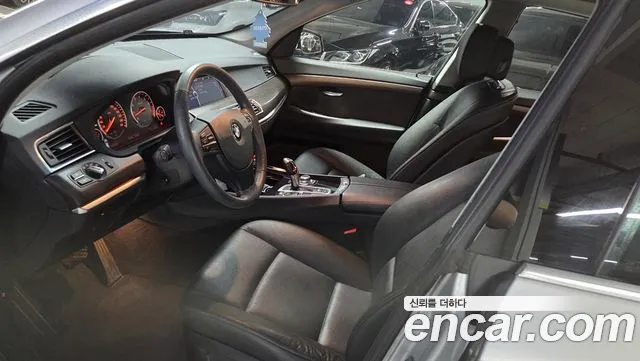 BMW 5 серии Gran Turismo 2012 thumb 11