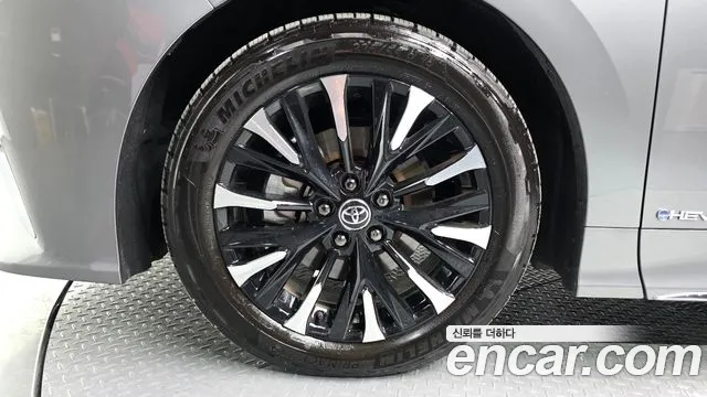 Toyota Alphard 2025 thumb 3